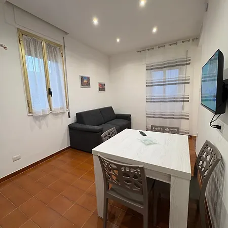 Lianna House * Bari
